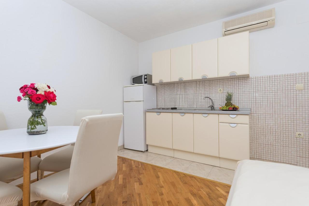 Skiljini Dvori - Apartman Makarska Exterior photo